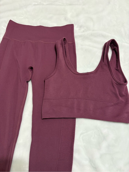 Pants - Seamless Ribbed Sports Bra and Legging Set - Mauve